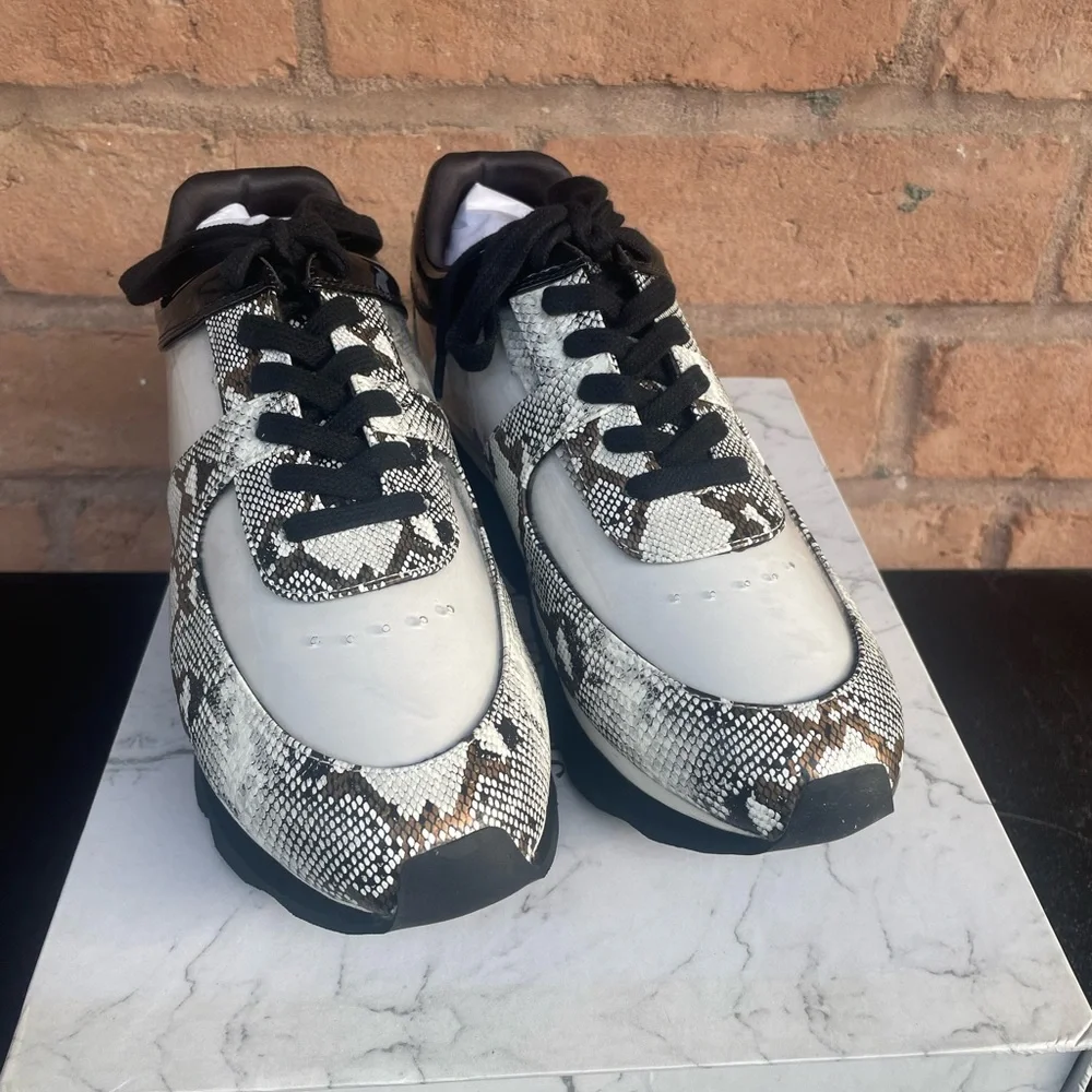 Jessica Rich Women's Sneakers Transparent Snake Gold New Size 39EU/9US - Picture 1 of 8